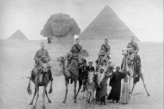 1919-1920 Egypt Cairo CSgt TB Norman & 3 others visit Sphinx & Pyramids